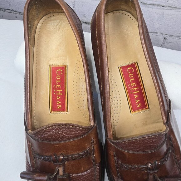 COLE HAAN BROWN LEATHER LOAFER PINCH TASSEL MENS SIZE 8.5 GREAT CONDITION - Picture 2 of 8